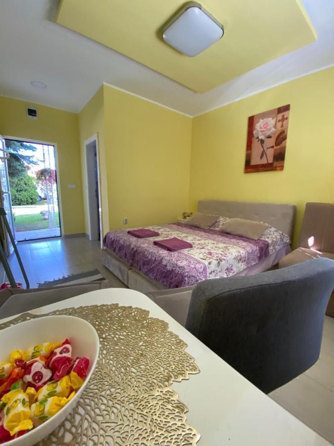 Maslina Rooms 斯梅代雷沃 外观 照片