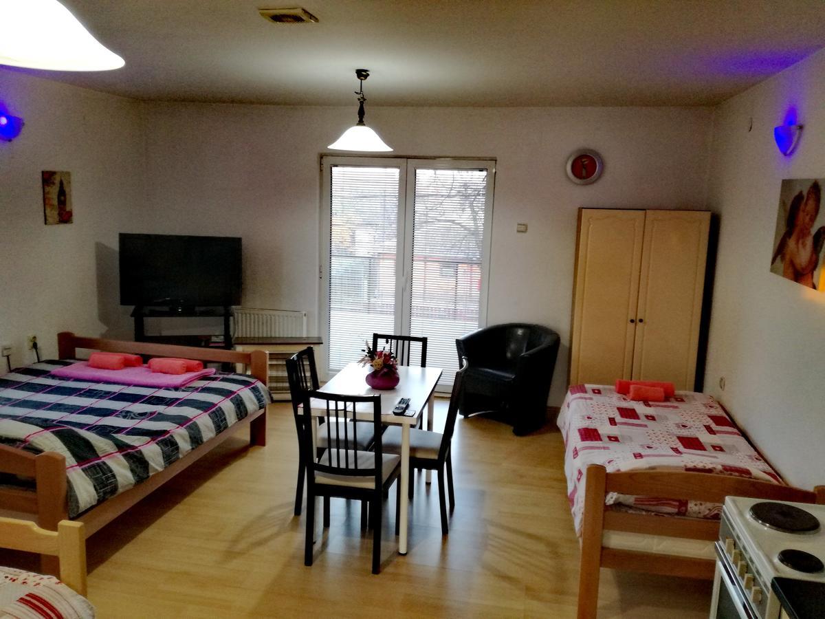 Maslina Rooms 斯梅代雷沃 外观 照片